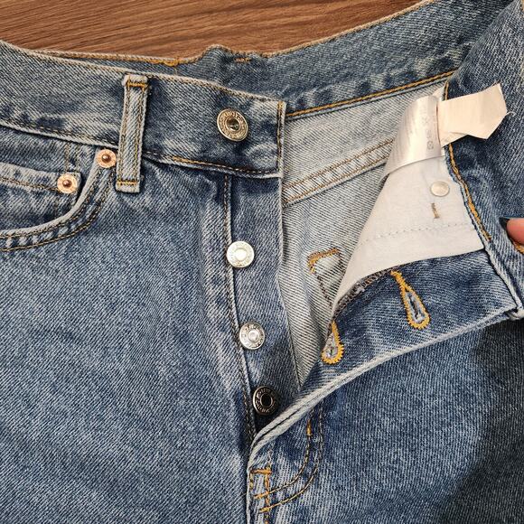 LEVI"S Jean Cut Off Shorts‎ 25 Blue Mid Wash Denim Minimalist Retro Casual - Picture 3 of 8